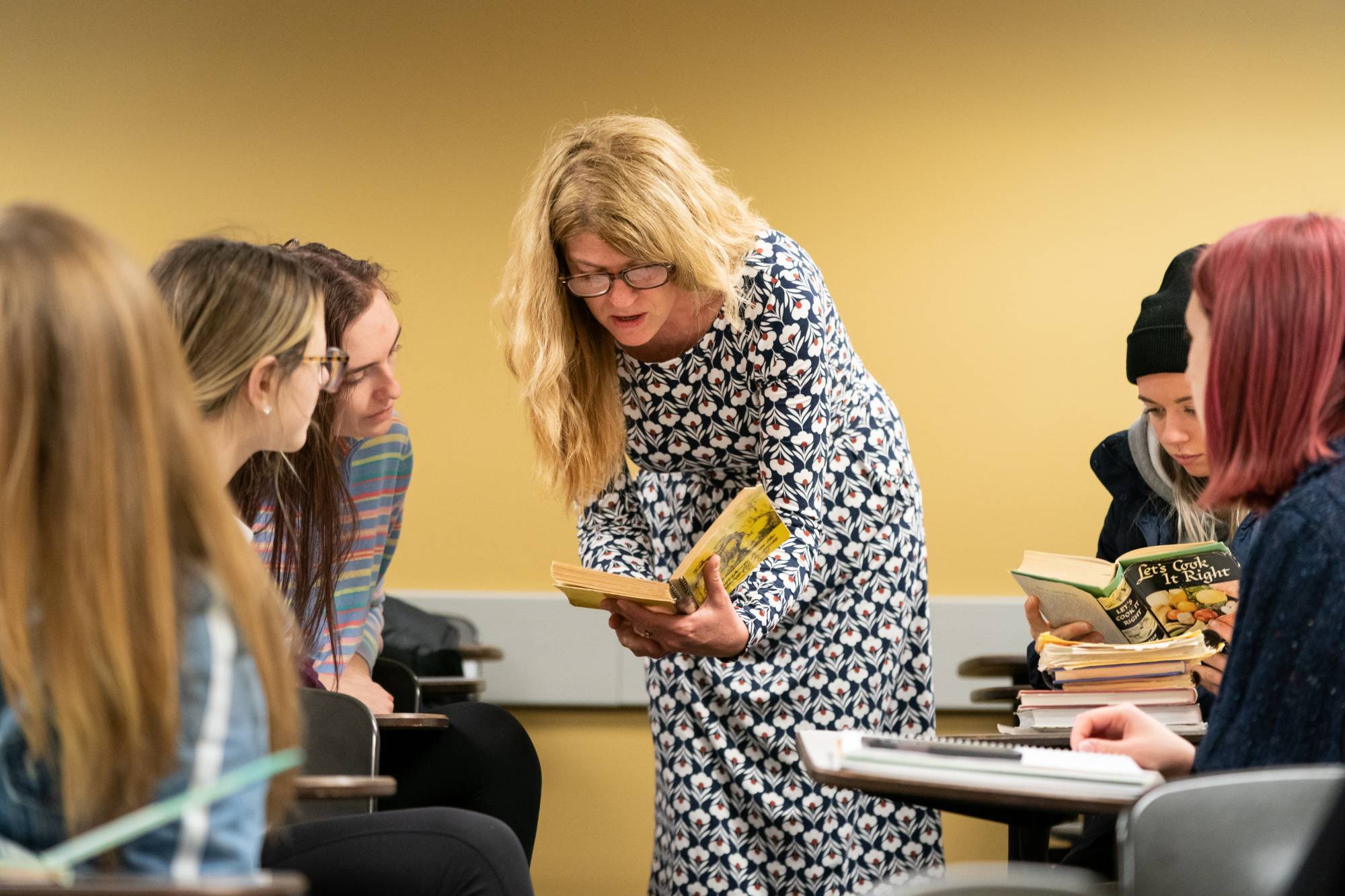 Professor Jennifer Stewart teaching Sociology of Food to small group of students